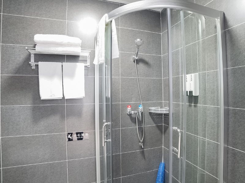hotelPic