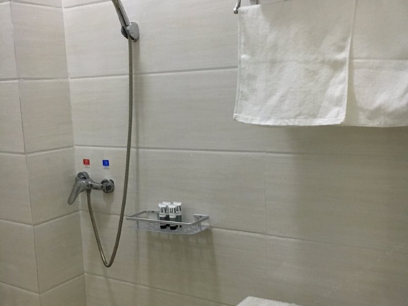 hotelPic