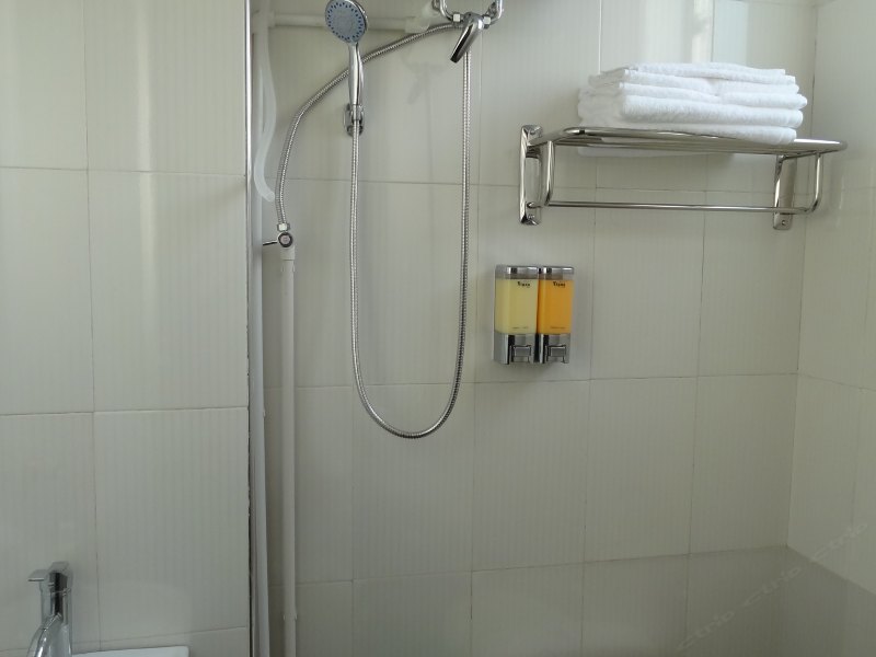 hotelPic