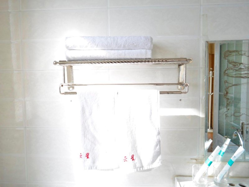 hotelPic