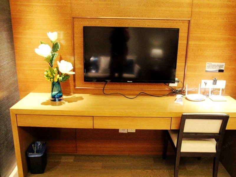 hotelPic