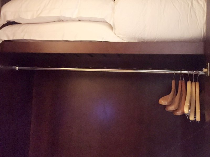 hotelPic