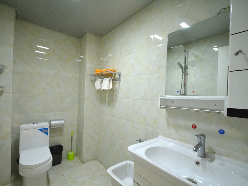 hotelPic