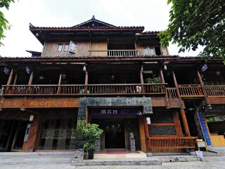 貴州黃果樹瀑布旅游費用_旅游團貴州黃果樹瀑布_貴州黃果樹瀑布自由行還是跟團好
