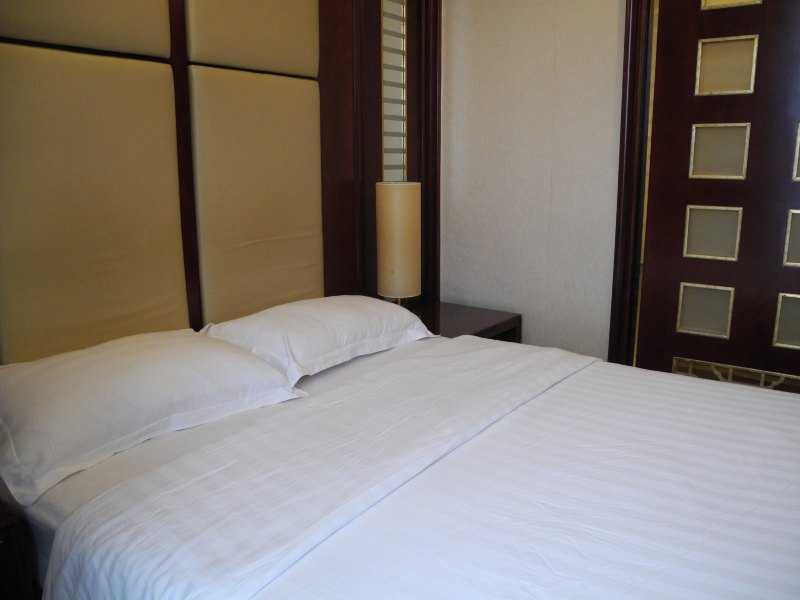 hotelPic