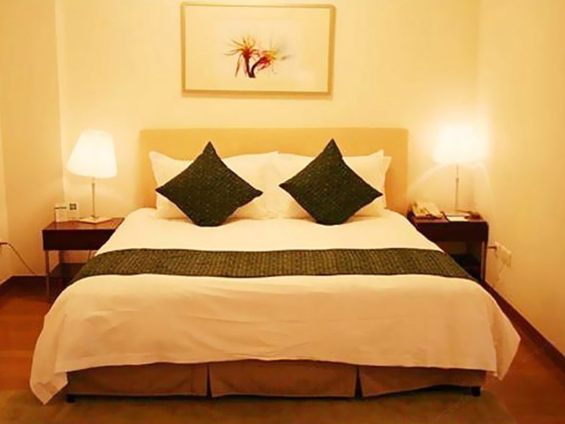 hotelPic