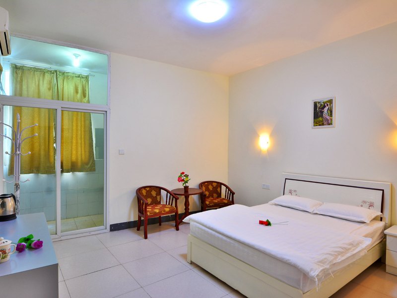 hotelPic