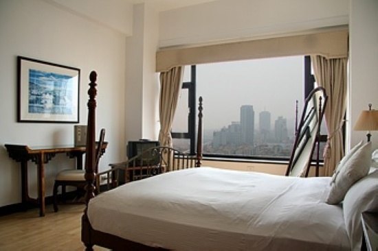 hotelPic