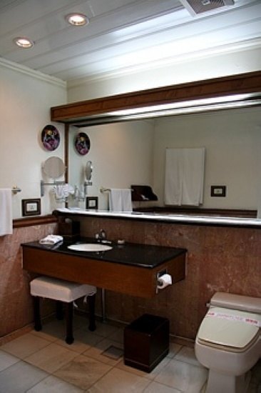 hotelPic
