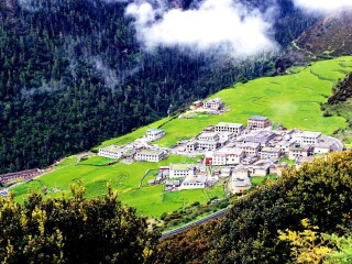 去稻城亞丁游怎么省錢_報團(tuán)去稻城亞丁多少錢_稻城亞丁旅游團(tuán)