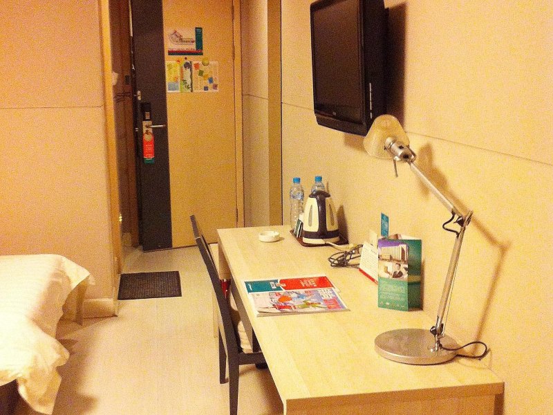 hotelPic