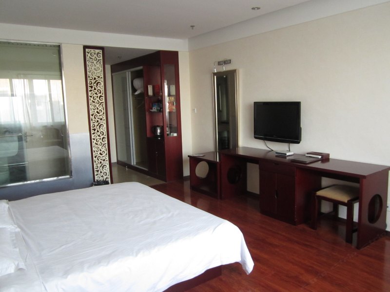 hotelPic