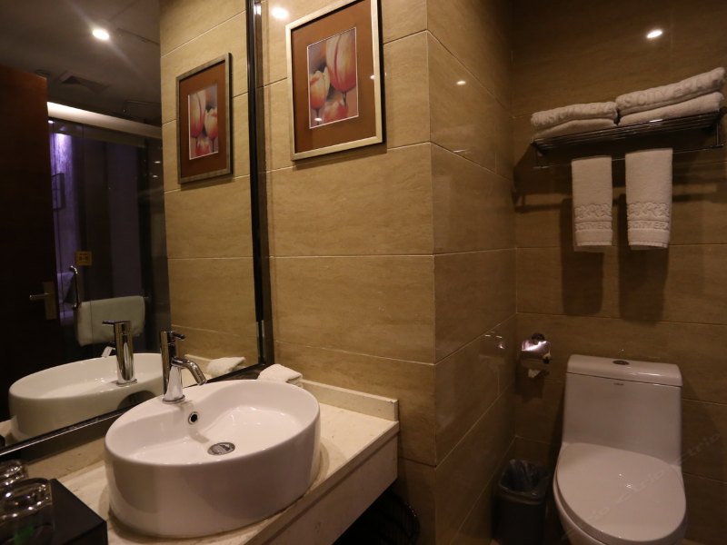 hotelPic