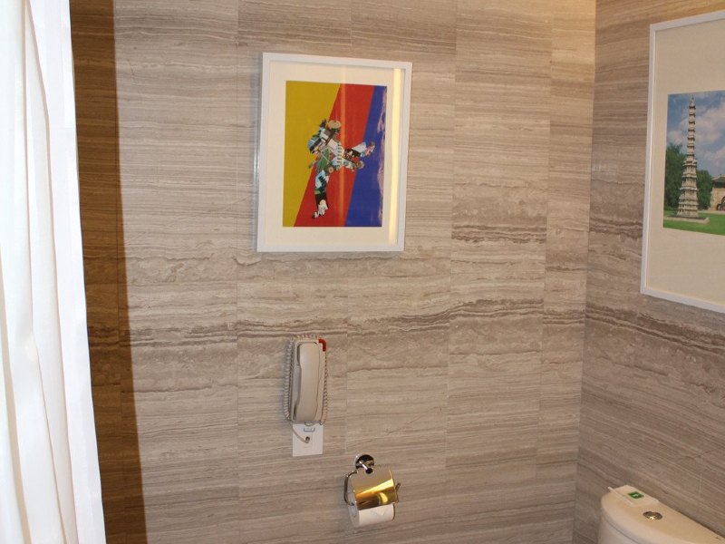 hotelPic