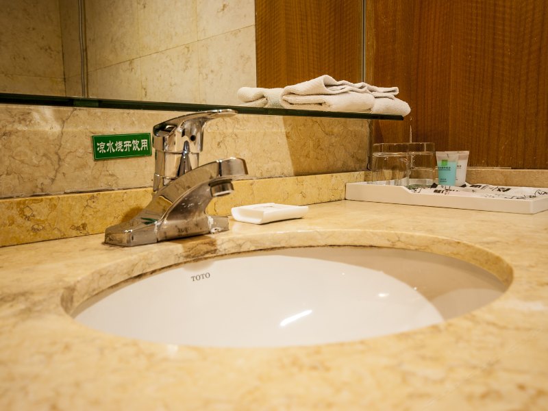 hotelPic