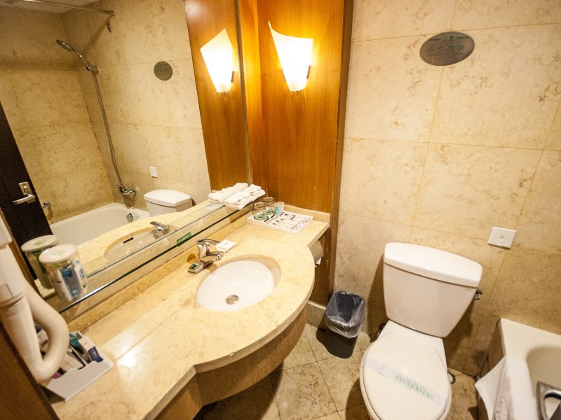 hotelPic