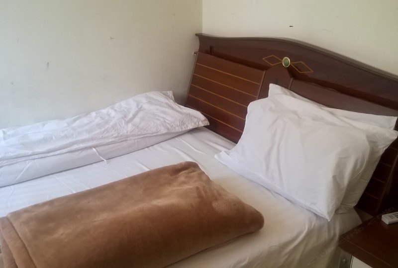 hotelPic