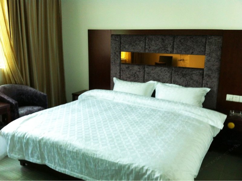 hotelPic