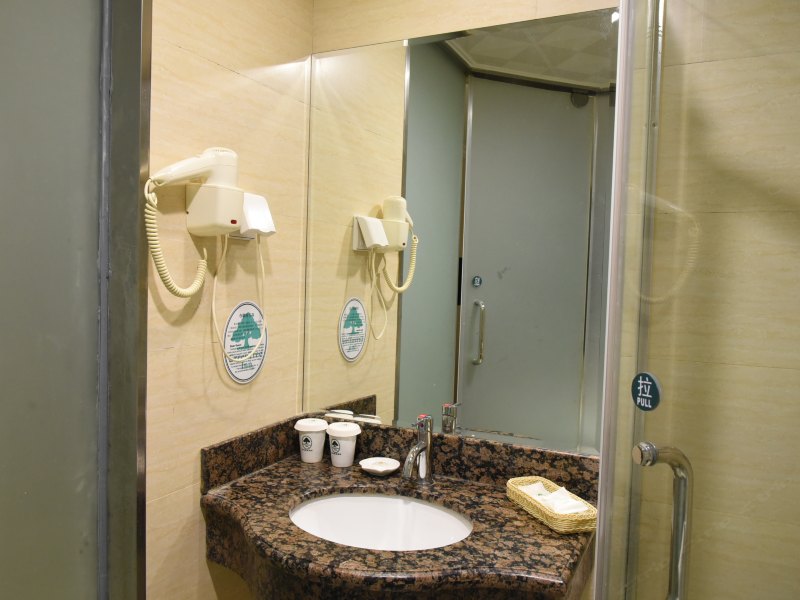hotelPic