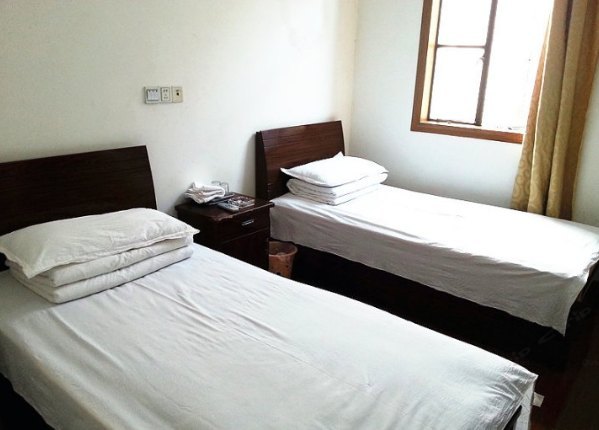 hotelPic