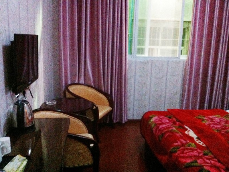hotelPic