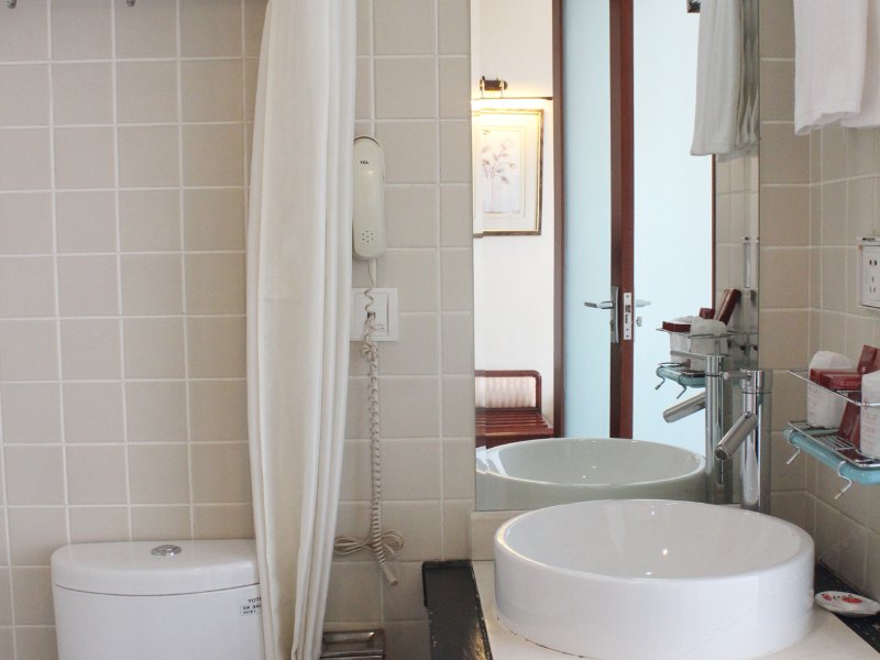 hotelPic