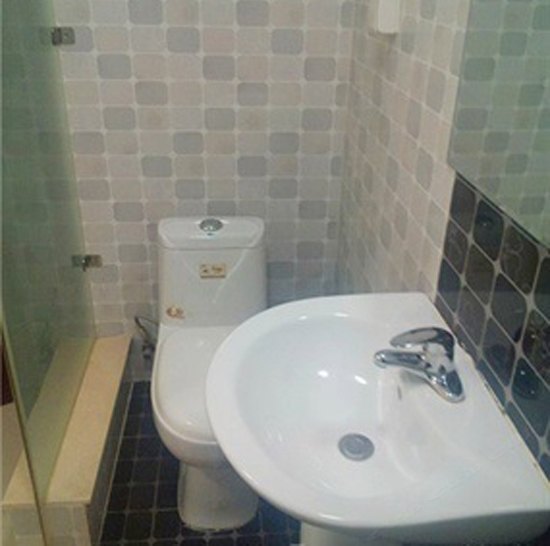 hotelPic