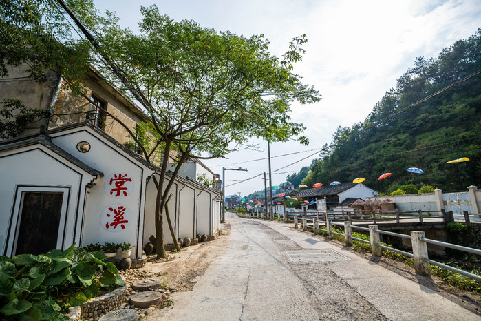 永康最高山峰下的村落棠溪村