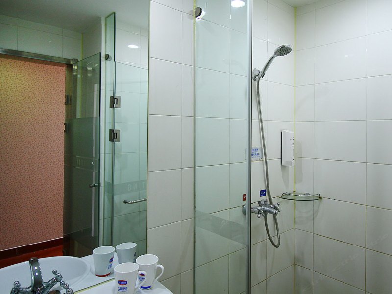 hotelPic