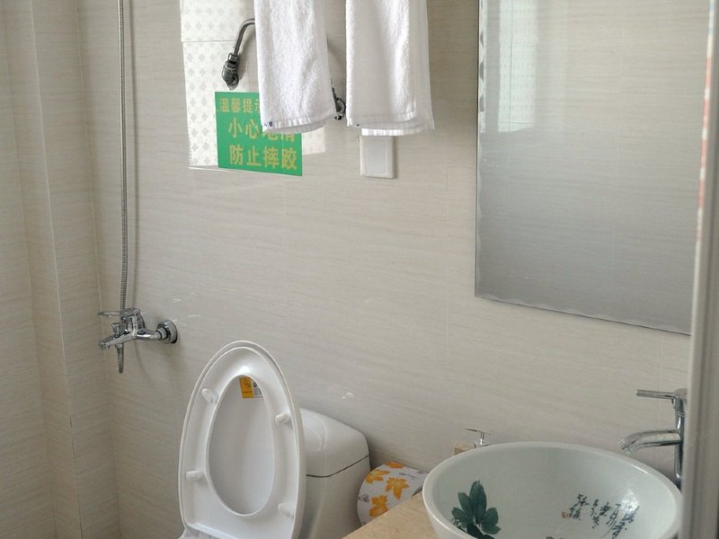 hotelPic