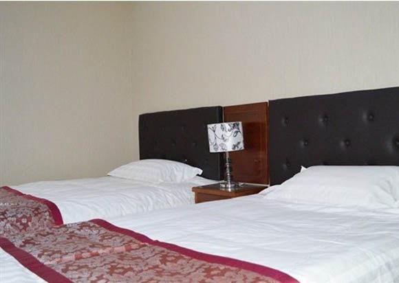 hotelPic