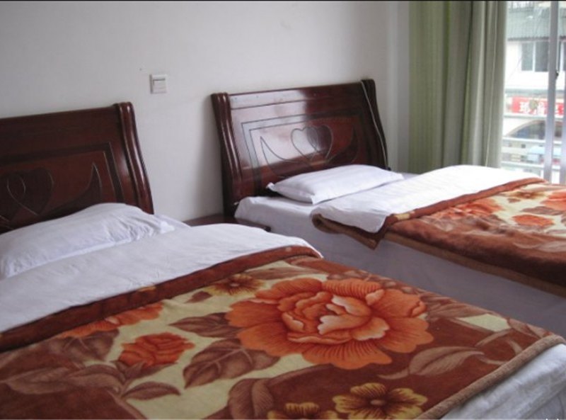 hotelPic