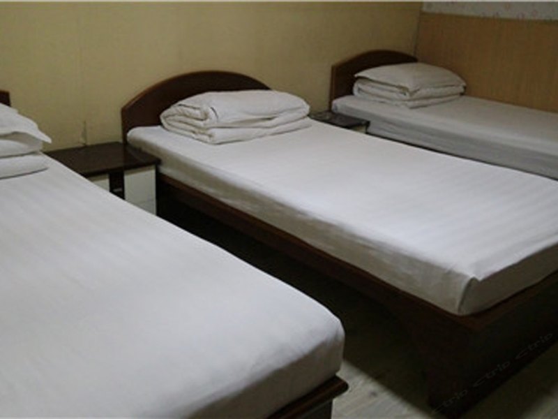 hotelPic