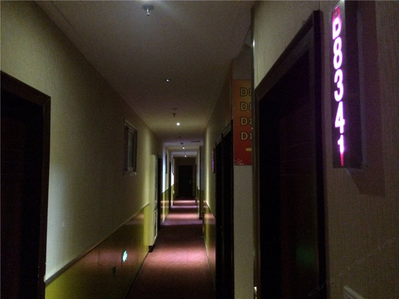 hotelPic