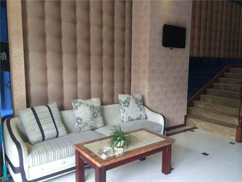 hotelPic