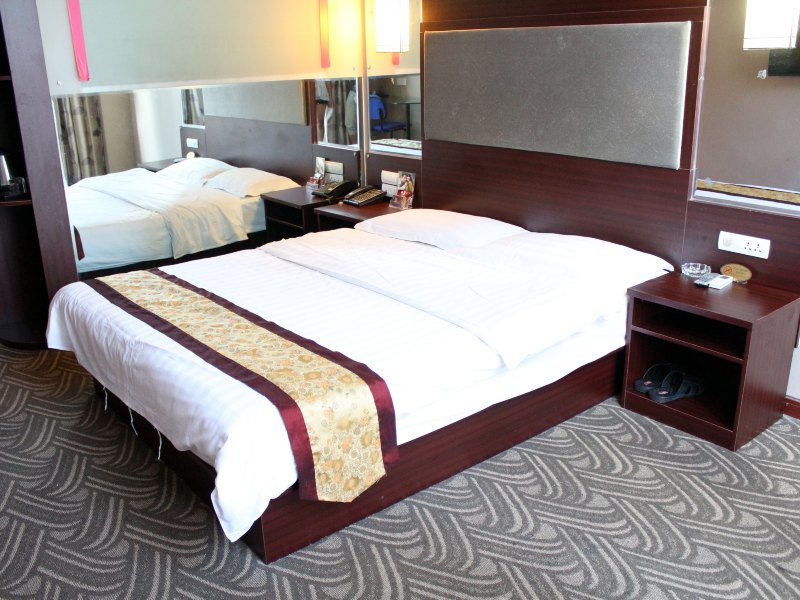 hotelPic
