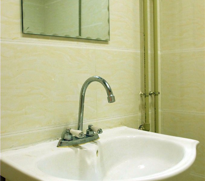 hotelPic