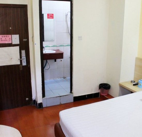 hotelPic