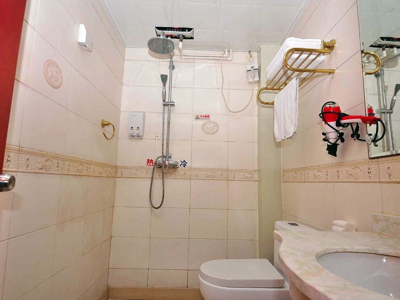 hotelPic