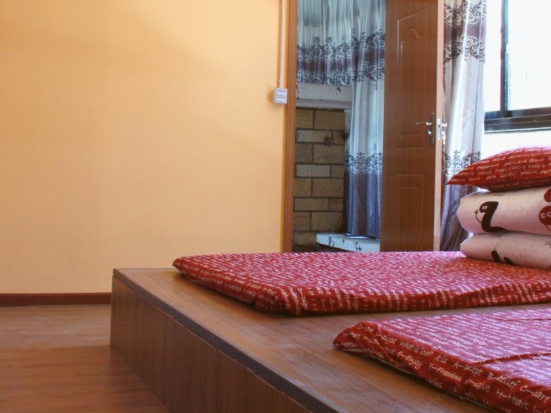 hotelPic