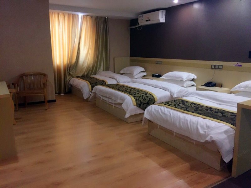 hotelPic