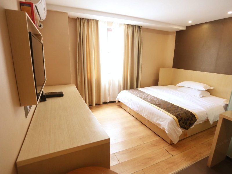 hotelPic
