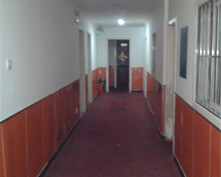 hotelPic