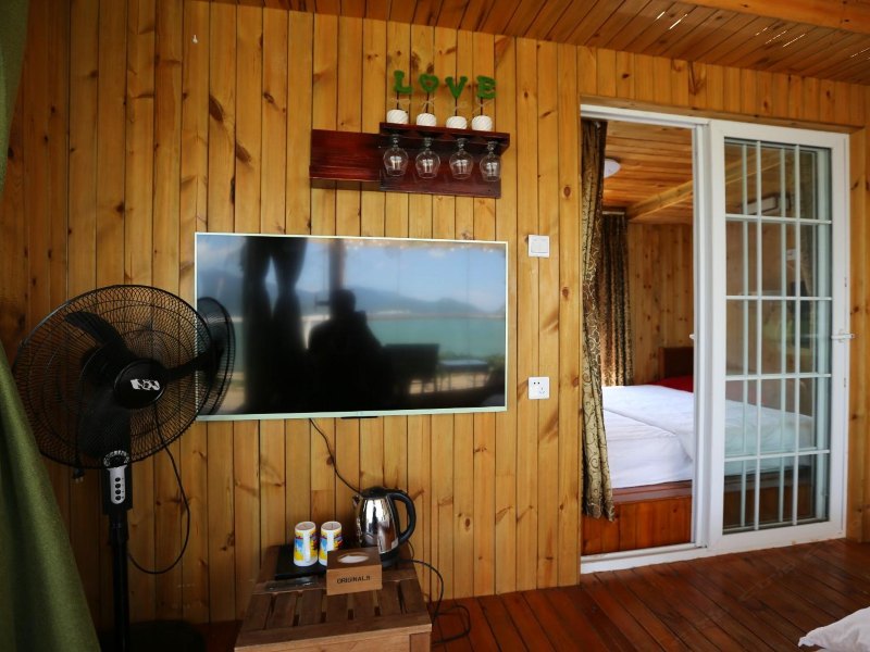 hotelPic