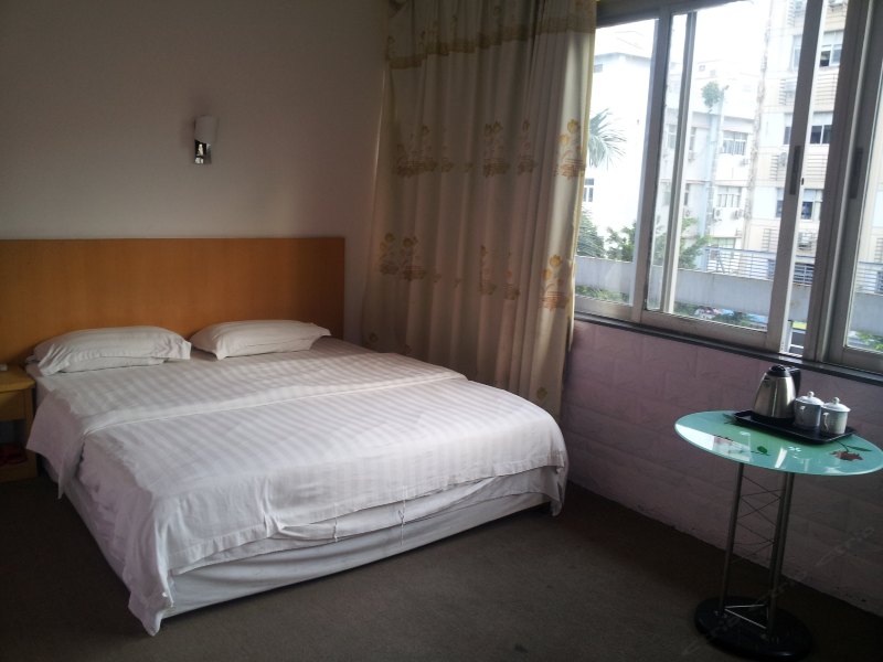 hotelPic
