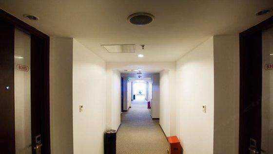 hotelPic