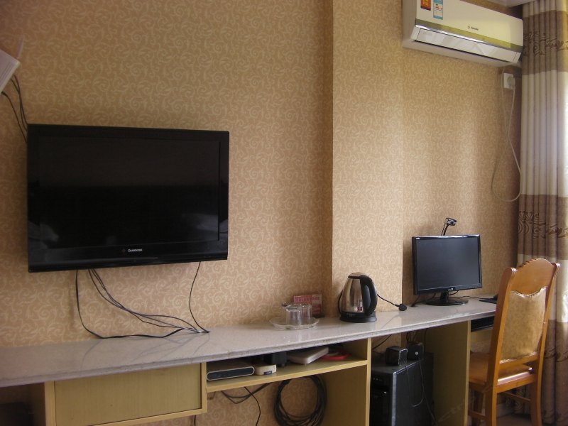 hotelPic