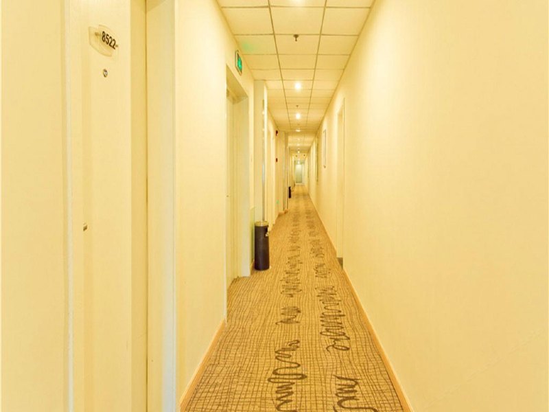 hotelPic
