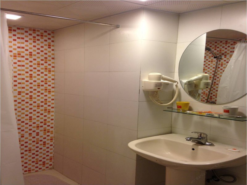 hotelPic