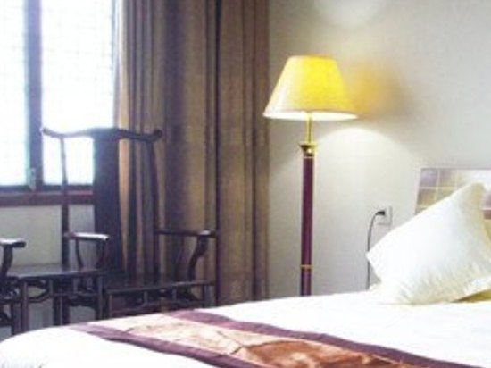 hotelPic